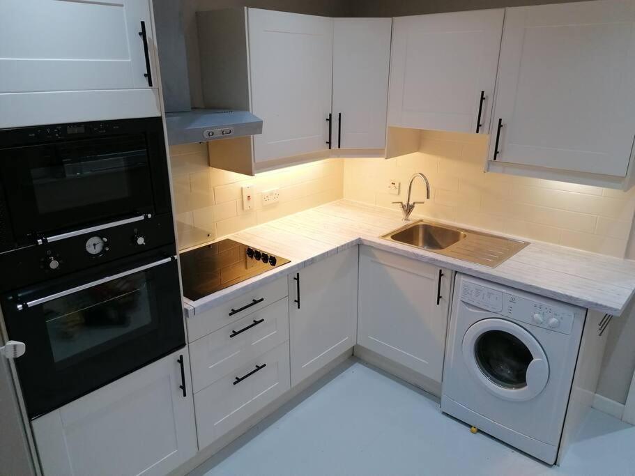 Stunning 3 Bedroom Townhouse In The Heart Of City 벨파스트 외부 사진