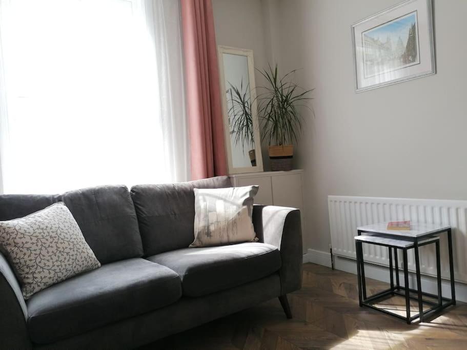 Stunning 3 Bedroom Townhouse In The Heart Of City 벨파스트 외부 사진
