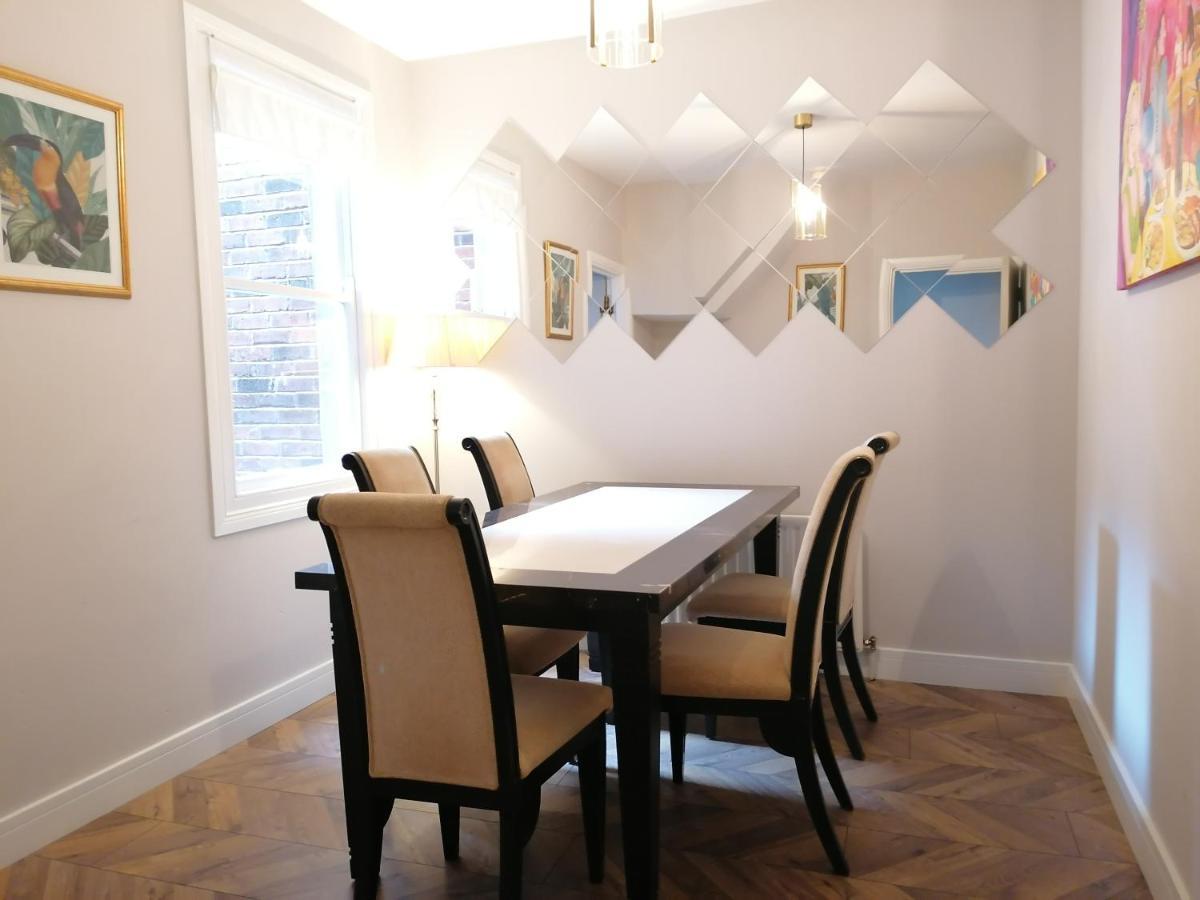 Stunning 3 Bedroom Townhouse In The Heart Of City 벨파스트 외부 사진