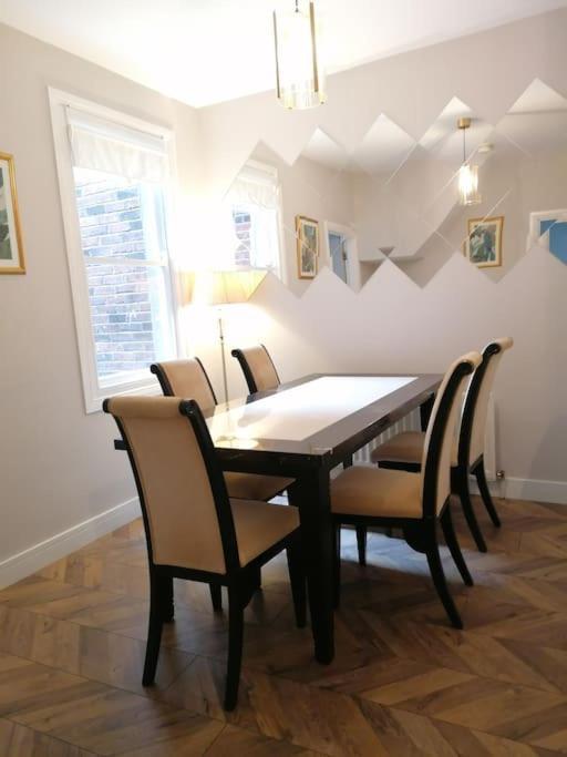 Stunning 3 Bedroom Townhouse In The Heart Of City 벨파스트 외부 사진