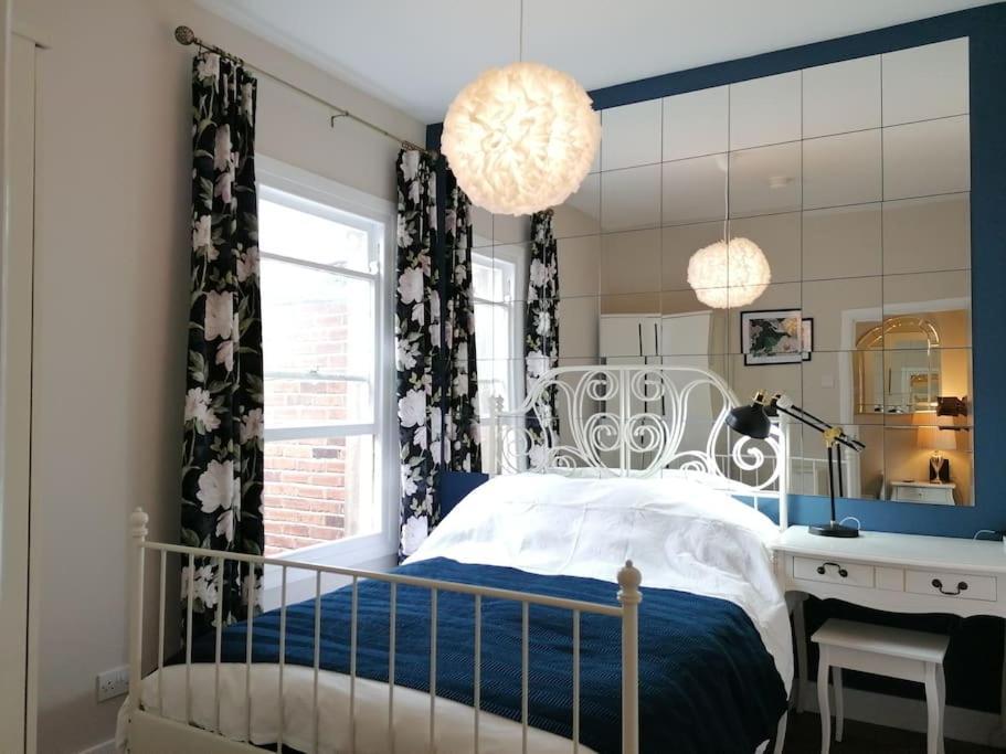 Stunning 3 Bedroom Townhouse In The Heart Of City 벨파스트 외부 사진